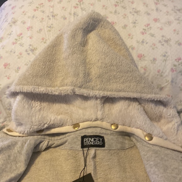 Cute sweater - Picture 8 of 8